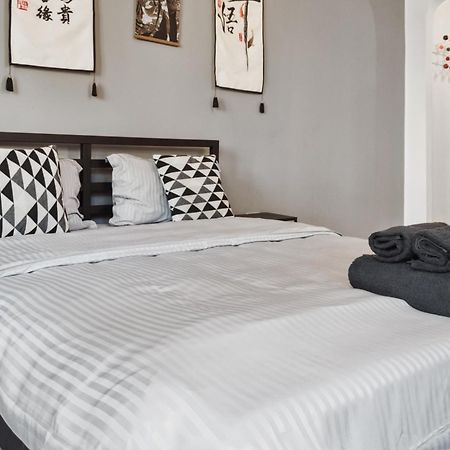 Appartamento Old Town Studio City Center 23A Bucarest Esterno foto
