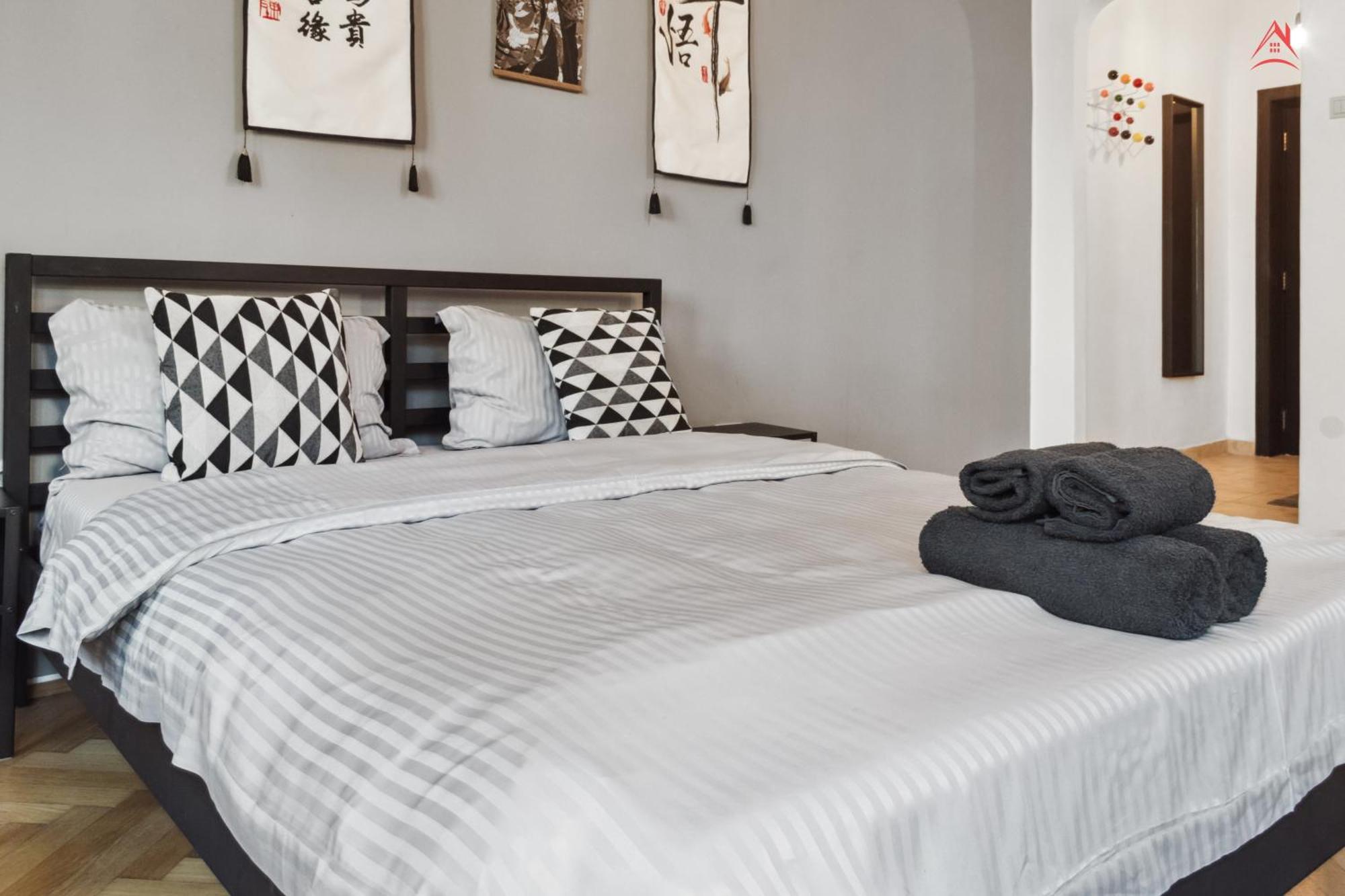 Appartamento Old Town Studio City Center 23A Bucarest Esterno foto